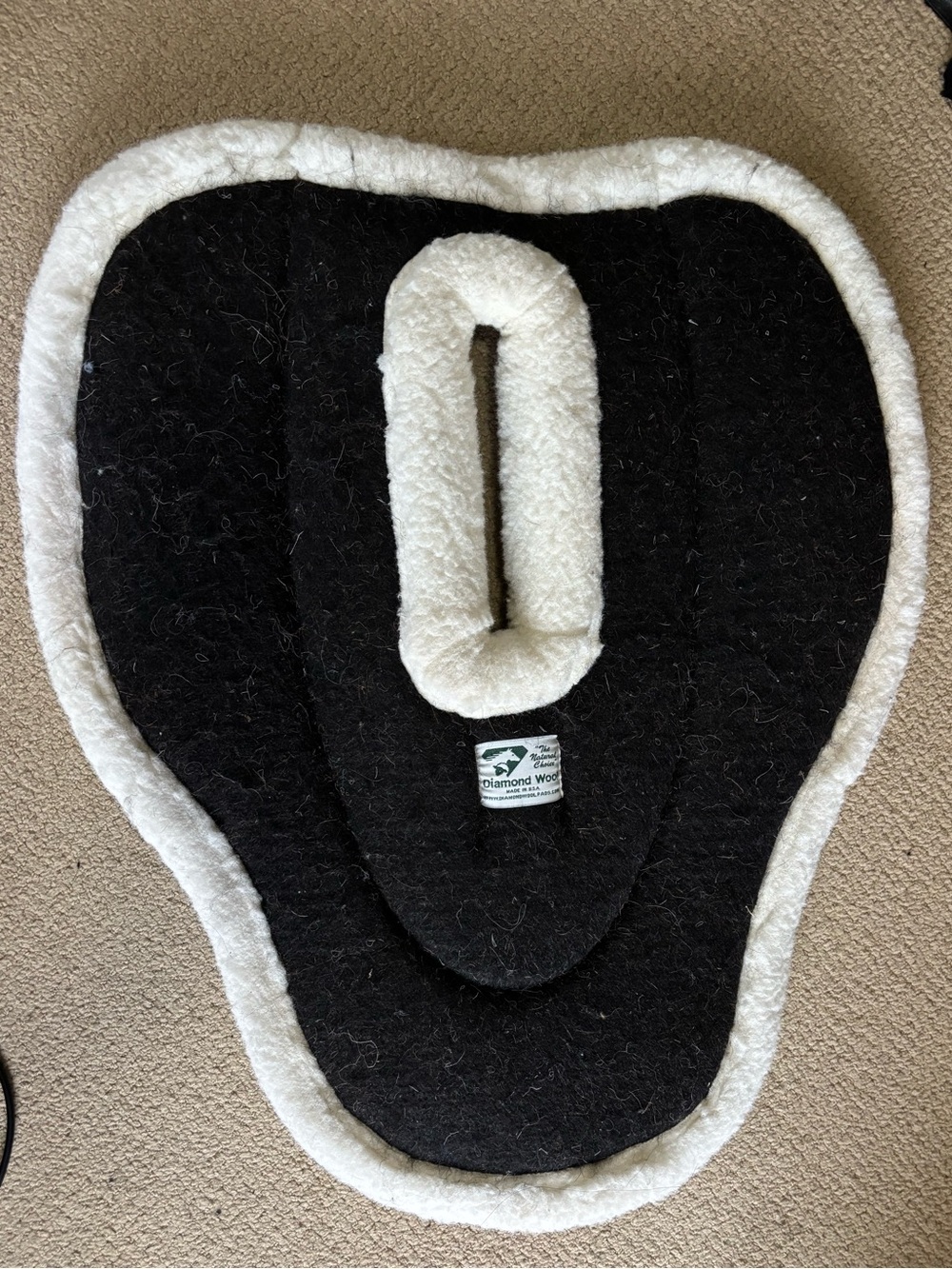 Diamond Wool Sure Seat Wither Pad